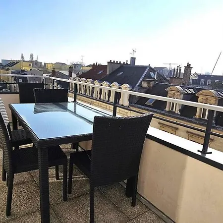 Ferienwohnung La Terrasse De Clovis Reims Exterior foto